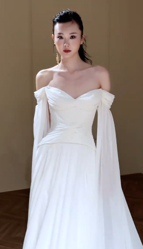 Eelgant A Line Off The Shoulder Chiffon Long Wedding Dresses