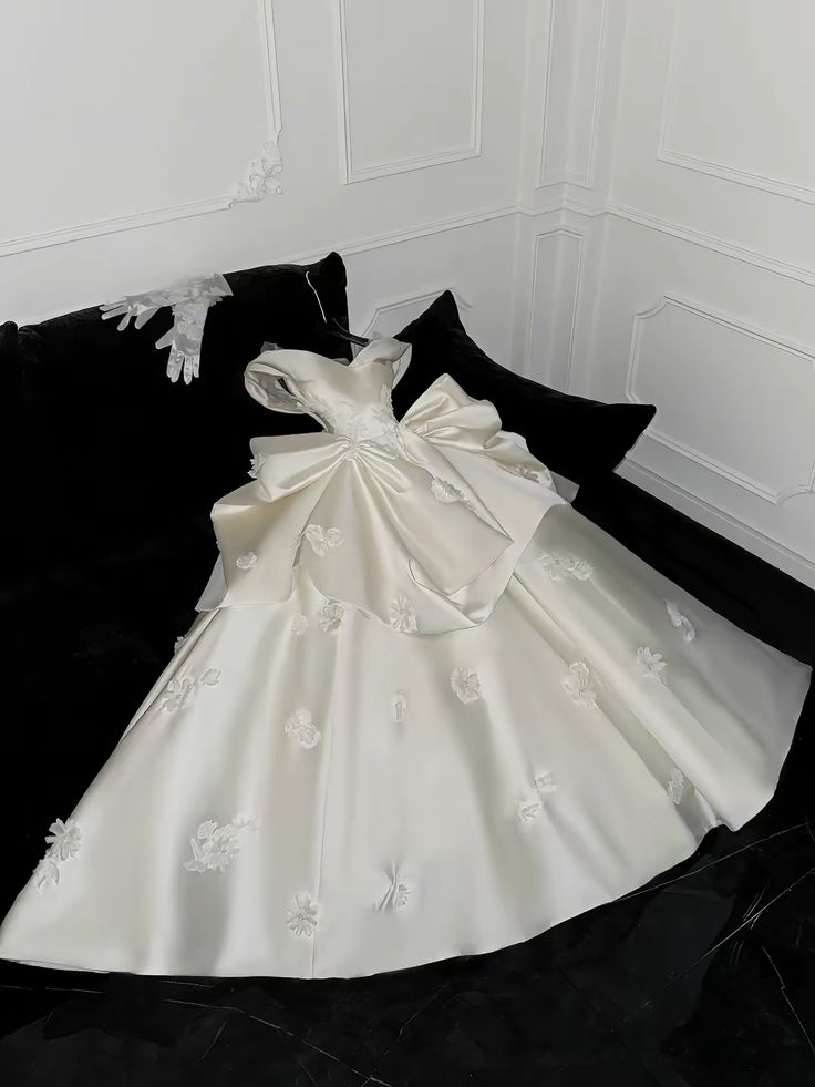 Princess Ball Gown Off The Shoulder Satin Applique Long Wedding Dresses