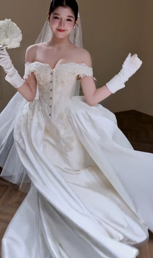 Timeless Ball Gown Off The Shoulder Satin Lace Applique With Gloves Veil Long Wedding Dresses