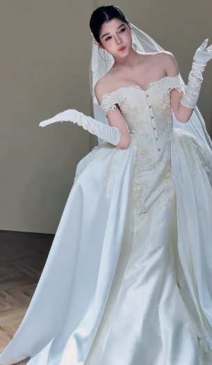 Timeless Ball Gown Off The Shoulder Satin Lace Applique With Gloves Veil Long Wedding Dresses