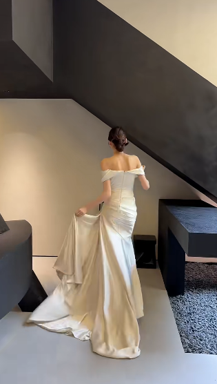 Elegant Mermaid Off The Shoulder Satin Long Wedding Dresses