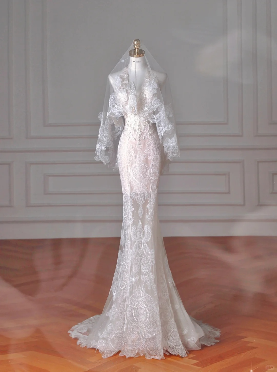 Dreamy Mermaid Halter Tulle Lace With Veil Long Wedding Dresses