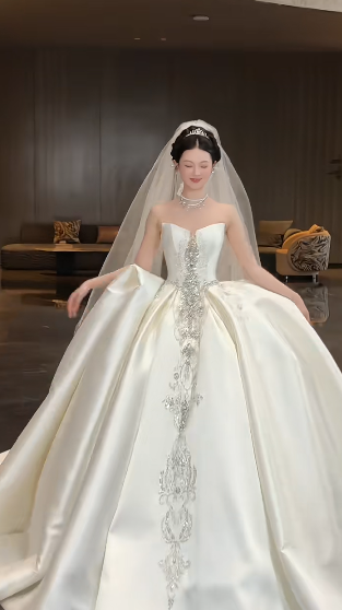 Gorgeous Ball Gown Strapless Satin Sequin Beads With Veil Long Wedding Dresses
