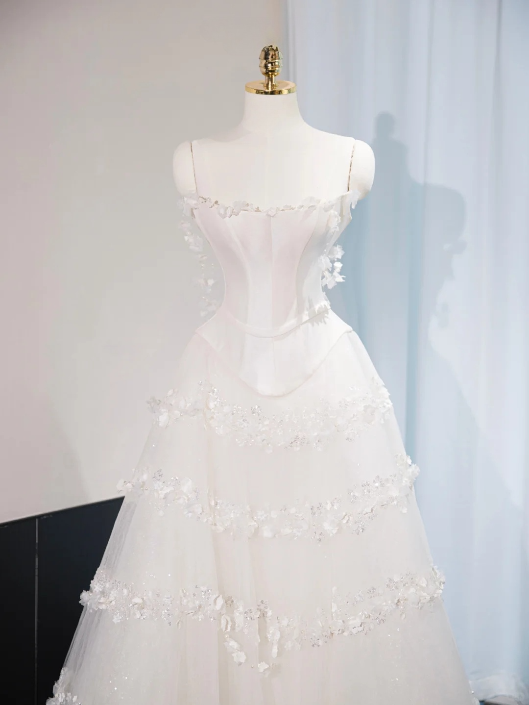 Princess A Line Spaghetti Straps White Satin Tulle Applique Long Wedding Dresses
