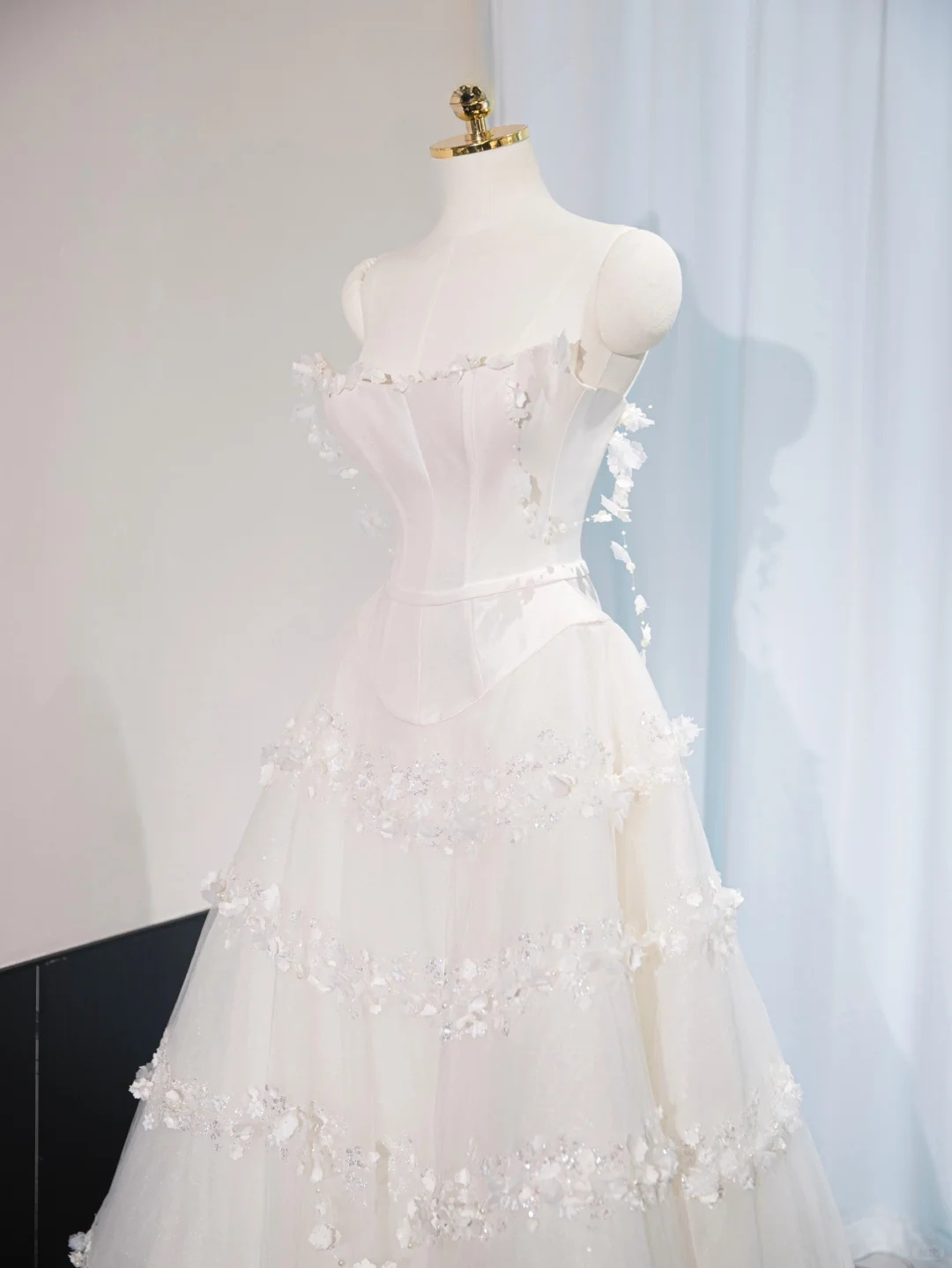 Princess A Line Spaghetti Straps White Satin Tulle Applique Long Wedding Dresses