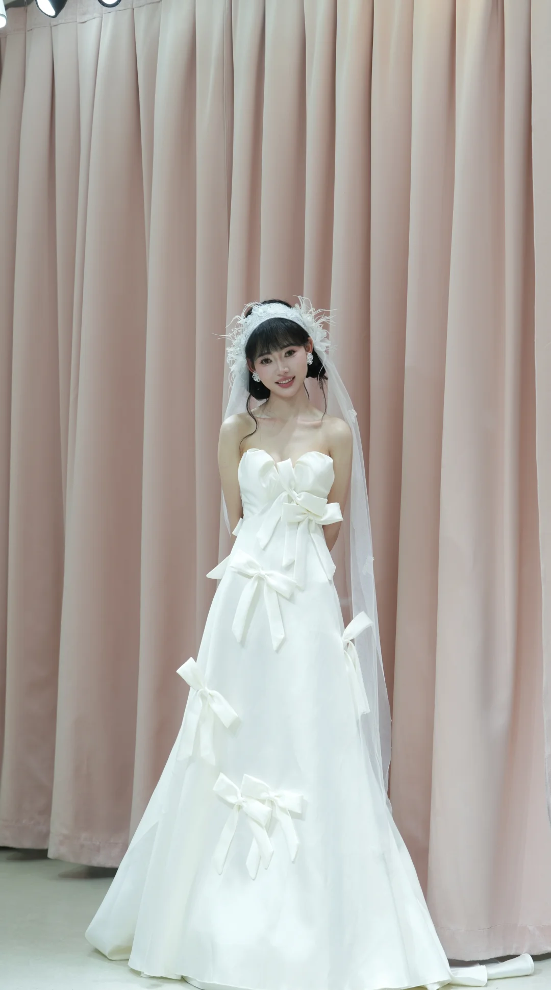 Princess A Line Strapless Satin Tulle Bow With Gloves Veil Long Wedding Dresses