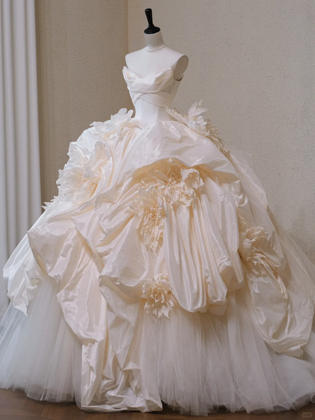 Timeless Ball Gown Strapless Satin Tulle Long Wedding Dresses
