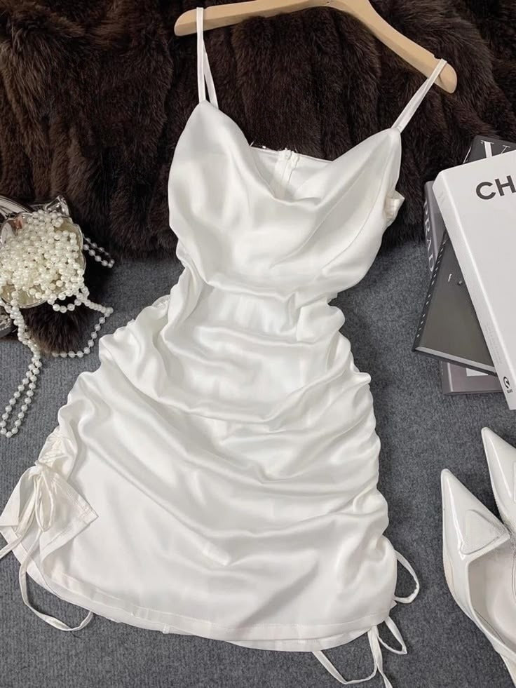 Simple 19th White Mermaid Spaghetti Straps Satin Pleated Short Homecoming Dress Birthday Outfits