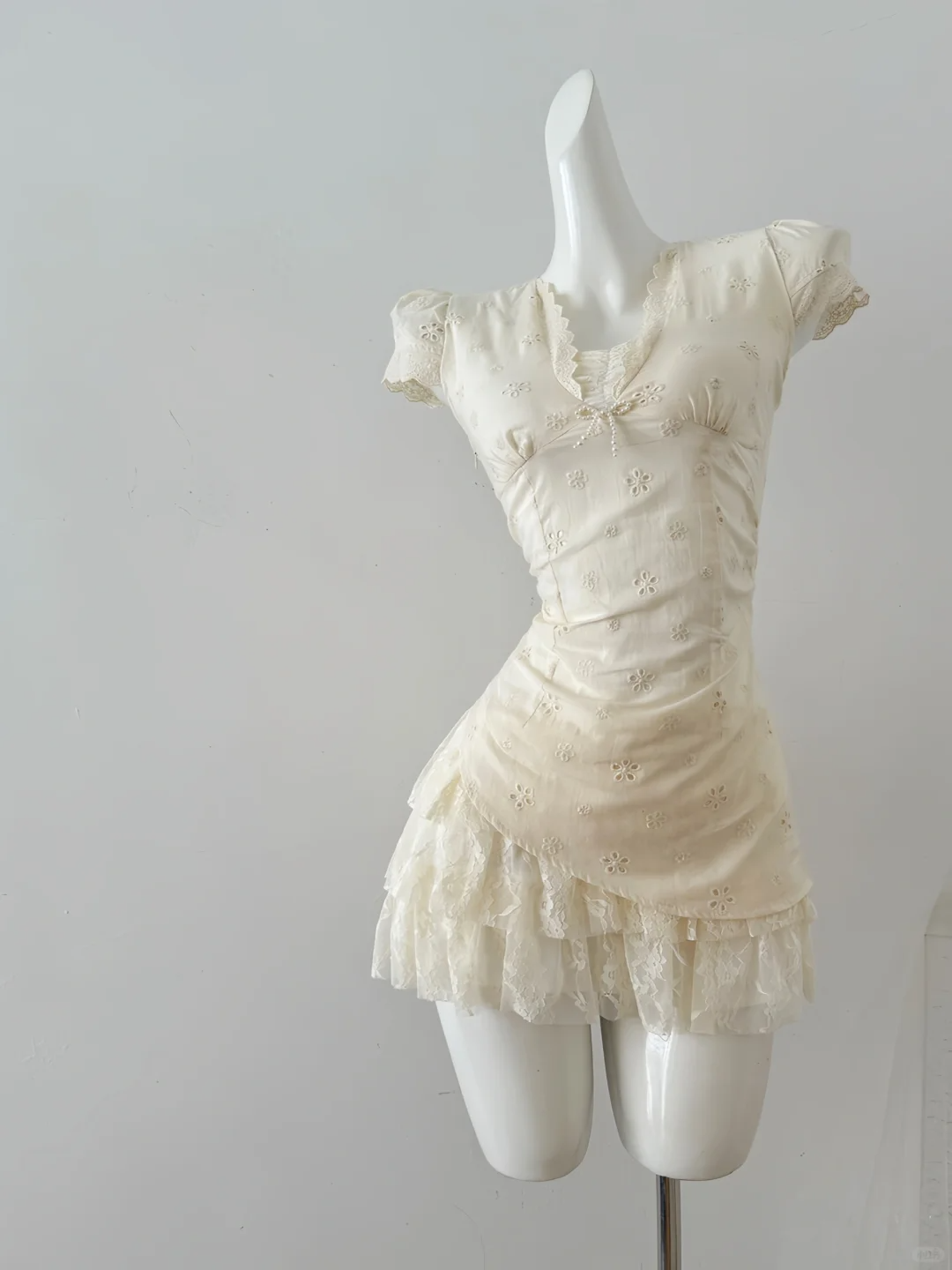 Pretty 18th A Line Satin Lace Short Sleeves Short Homecoming Dress Birthday Outfits