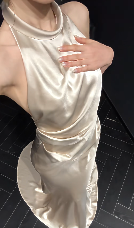 Luxurious Mermaid Halter Satin Long Prom Dresses Formal Dress