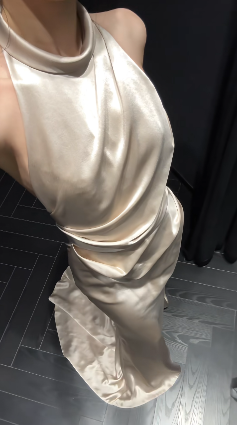 Luxurious Mermaid Halter Satin Long Prom Dresses Formal Dress