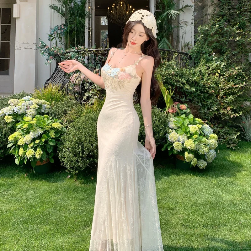 Charming Mermaid Spaghetti Straps Satin Lace Applique Long Prom Dresses Formal Dress