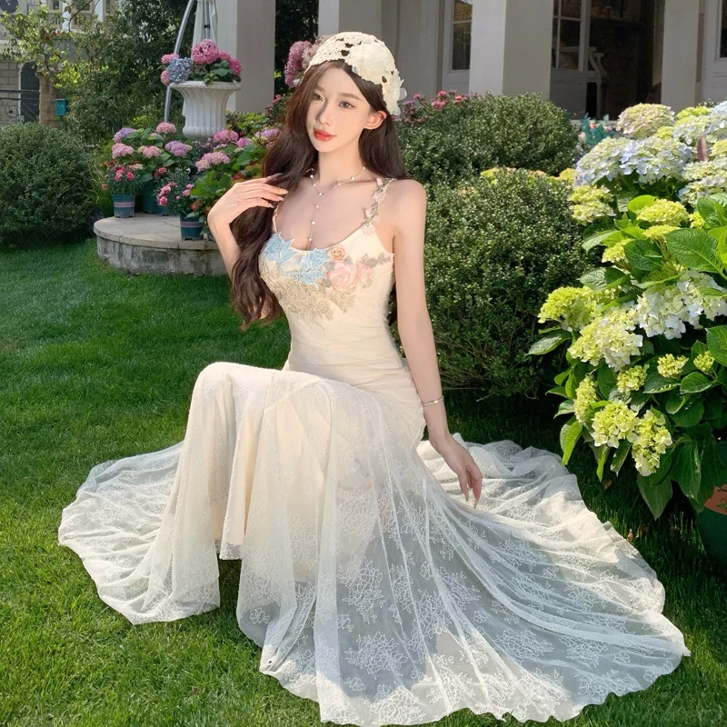 Charming Mermaid Spaghetti Straps Satin Lace Applique Long Prom Dresses Formal Dress