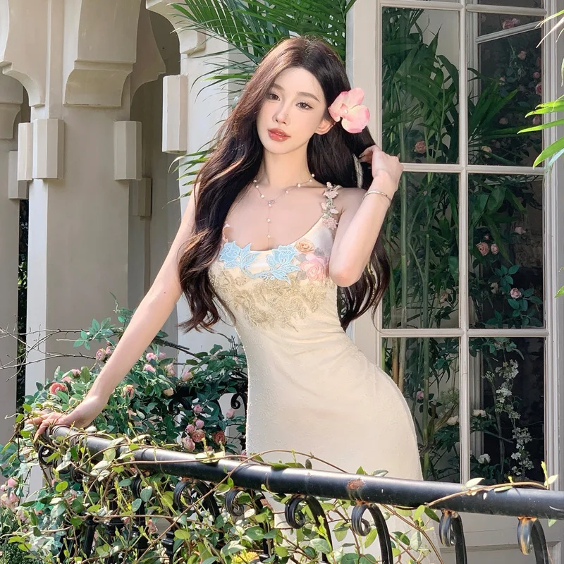 Charming Mermaid Spaghetti Straps Satin Lace Applique Long Prom Dresses Formal Dress