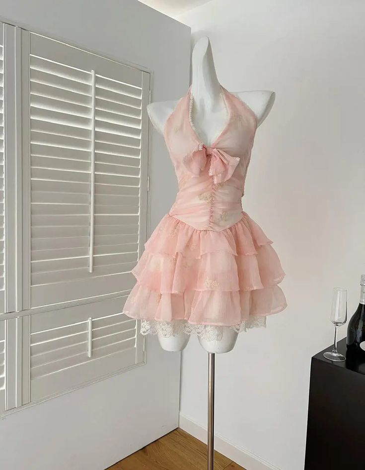 Classy A Line Halter Chiffon Lace Tiered Short Homecoming Dress 16th Birthday Outfits