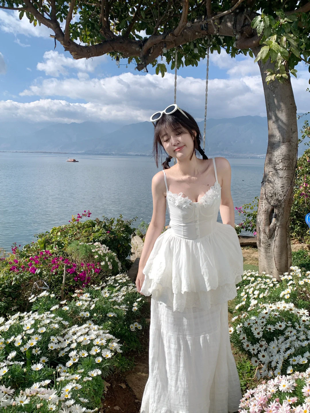 Vintage A Line Spaghetti Straps White Satin Applique Long Prom Dresses Formal Dress