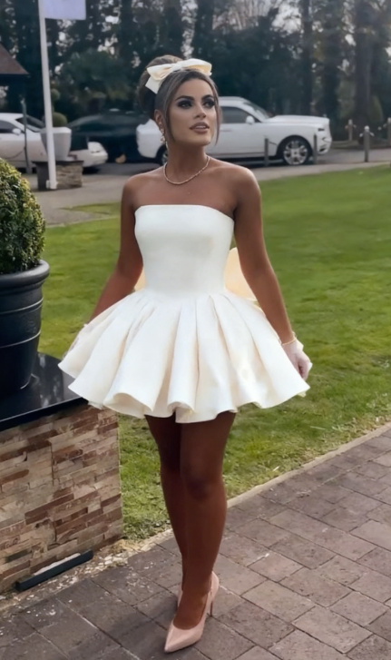 Pretty A Line Strapless Satin Back With Bow Short Homecoming Dress 18th Birthday Outfits