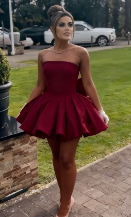 Pretty A Line Strapless Satin Back With Bow Short Homecoming Dress 18th Birthday Outfits