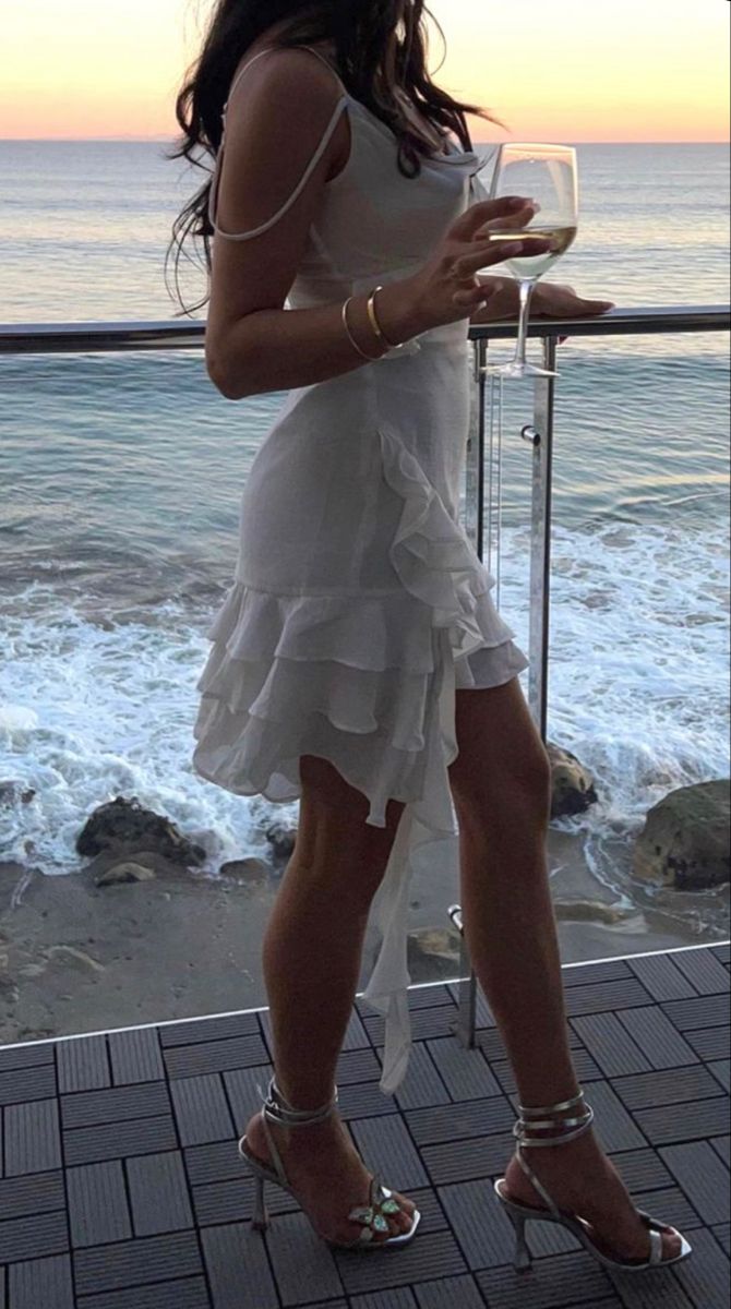 Pretty A Line Spaghetti Straps Satin Chiffon Ruffles Short Homecoming Dress 22th Birthday Outfits