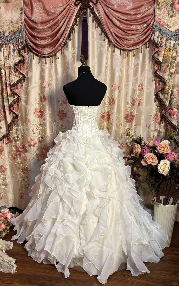 Pretty Ball Gown Strapless Satin Chiffon Ruffles Long Prom Dresses Formal Dress