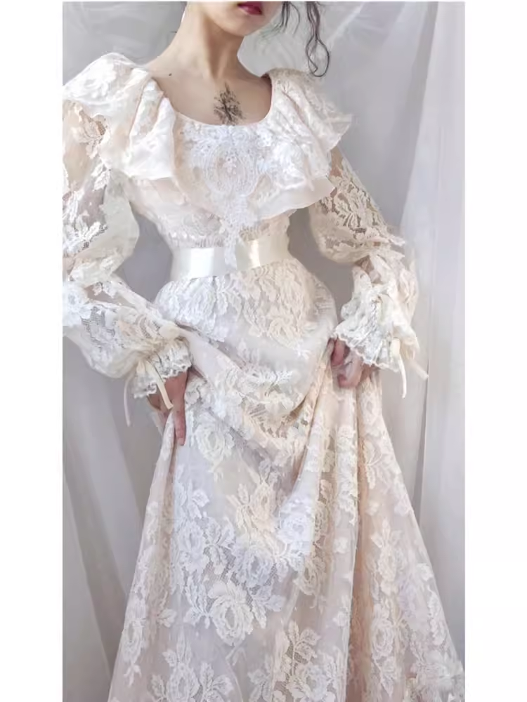 Vintage A line U Neckline Long Sleeves Lace White Wedding Dresses