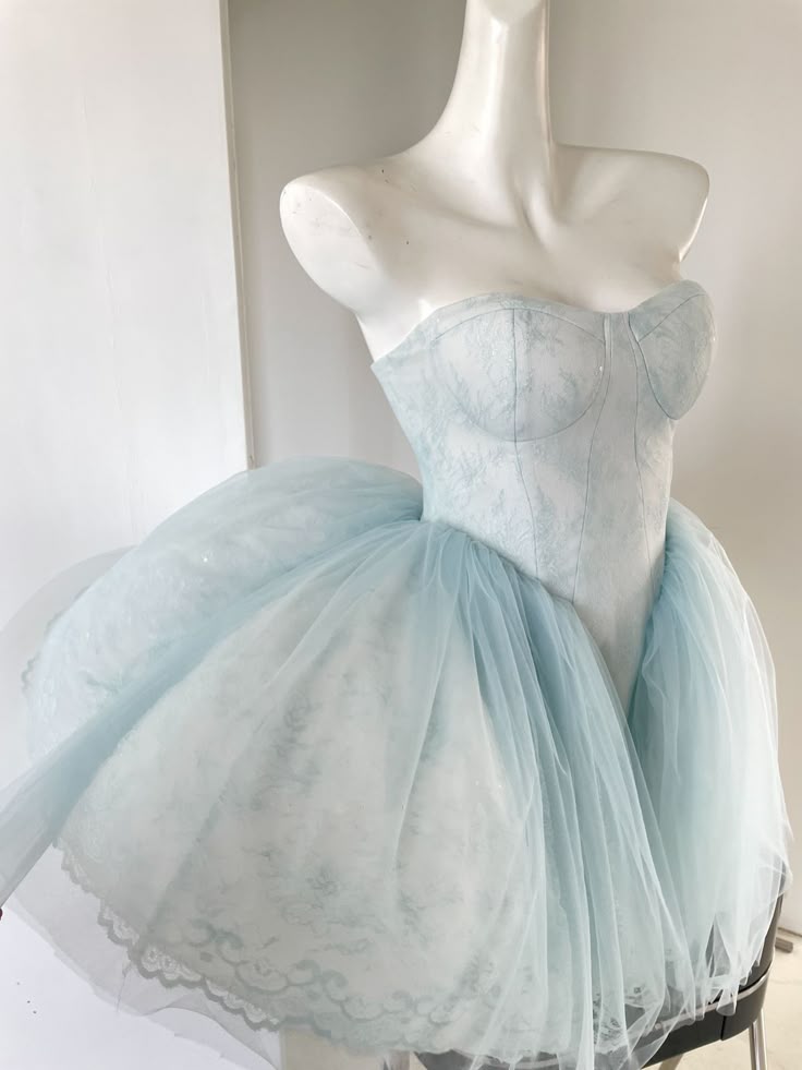 Sweet Ball Gown Strapless Satin Tulle Short Homecoming Dress 16th Birthday Outfits