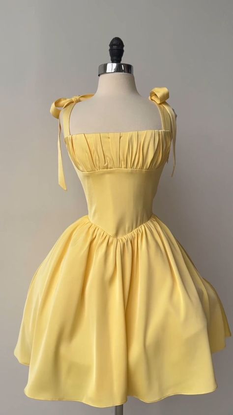 Pretty Yellow A Line Bow Straps Square Satin Short Homecoming Dress 18th Birthday Outfits