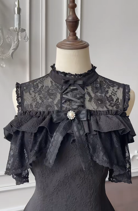 Chic Black A Line Satin Lace Short Homecoming Dress 18th Birthday Outfits