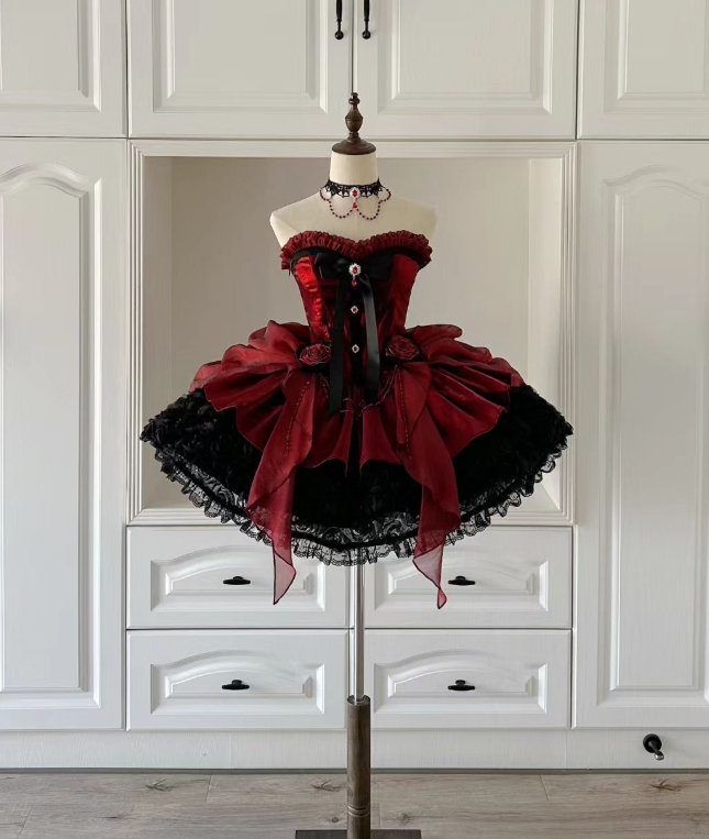 Unique Ball Gown Sweetheart Satin Lace Ruffle Short Homecoming Dress 17th Birthday Outfits