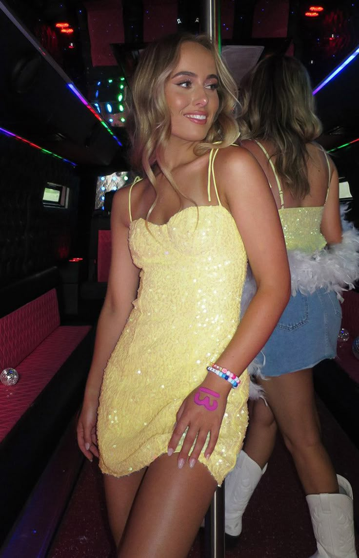 Shiny A Line Spaghetti Straps Pastel Yellow Sequin Short Homecoming Dress 18th Birthday Outfits