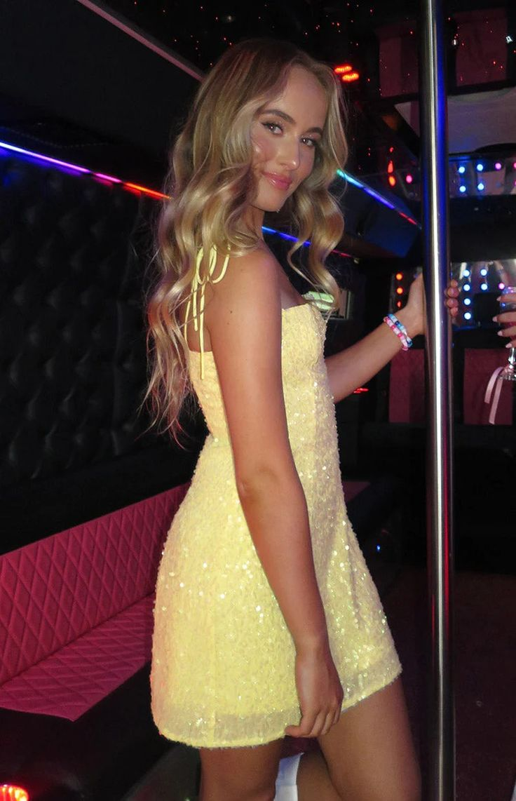 Shiny A Line Spaghetti Straps Pastel Yellow Sequin Short Homecoming Dress 18th Birthday Outfits