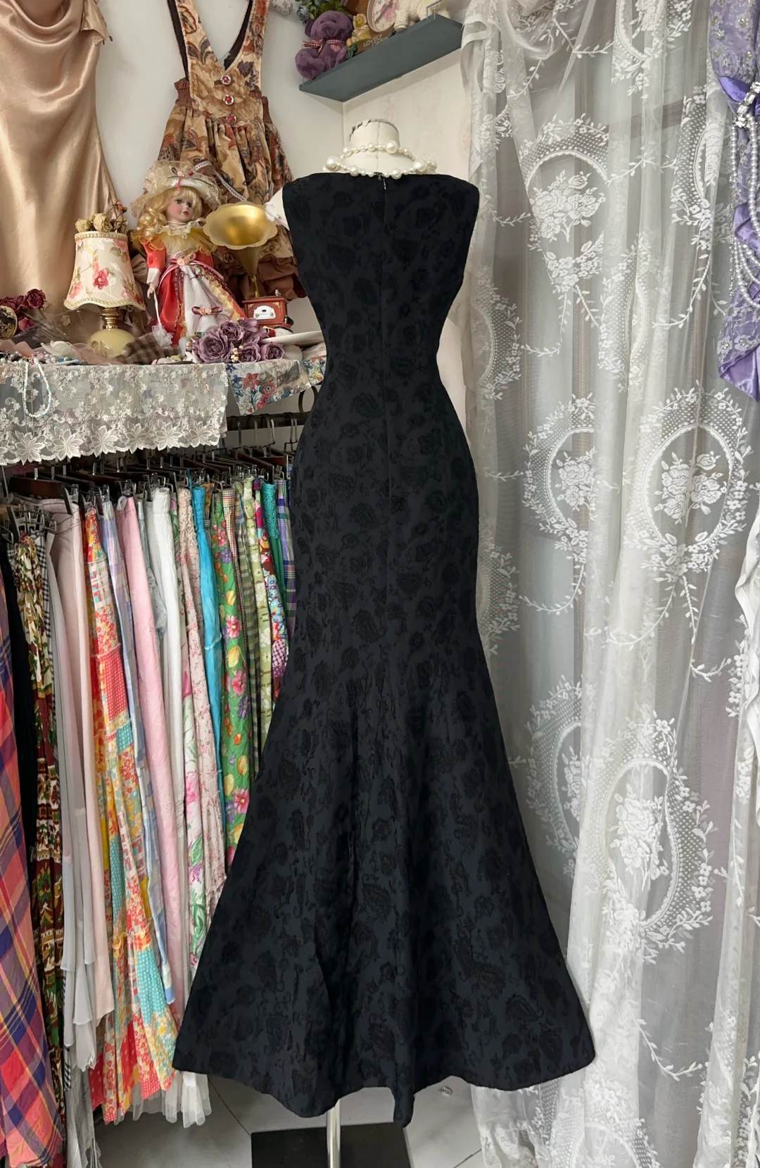 Charming Sheath Mermaid V Neck Black Satin Long Prom Dress, Evening Dress