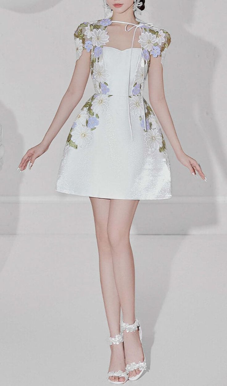Elegant A line Scoop Neckline Short Satin Homecoming Dress 20th Birthday Outfits
