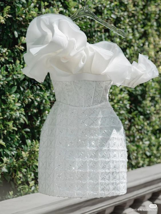 Elegant A line Strapless White Short Homecoming Dress 19th Birthday Outfits