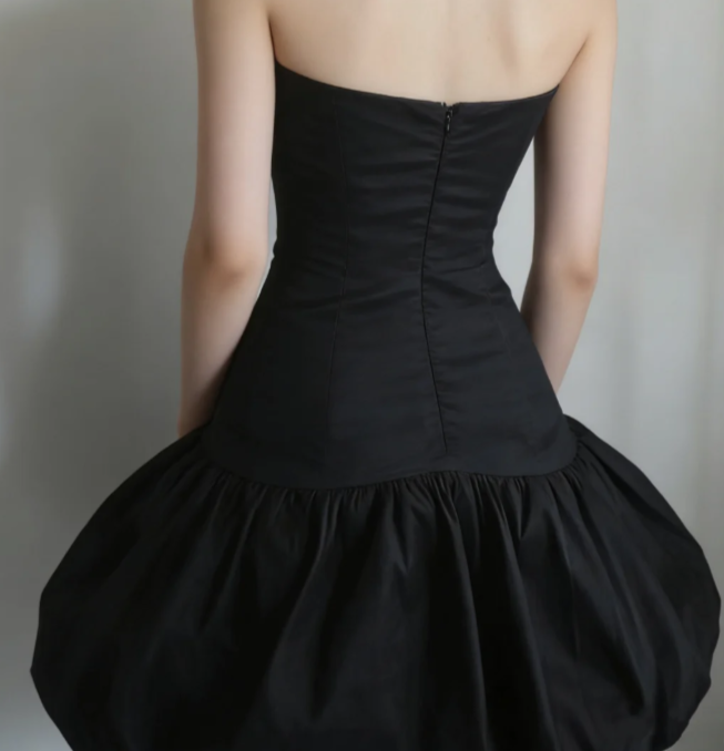 Cute Black A Line Sweetheart Satin Short Homecoming Dress 19th Birthday Outfits