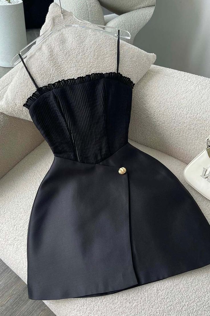 Spaghetti Straps Sleeveless Ruched Satin A-Line Mini Homecoming Dress