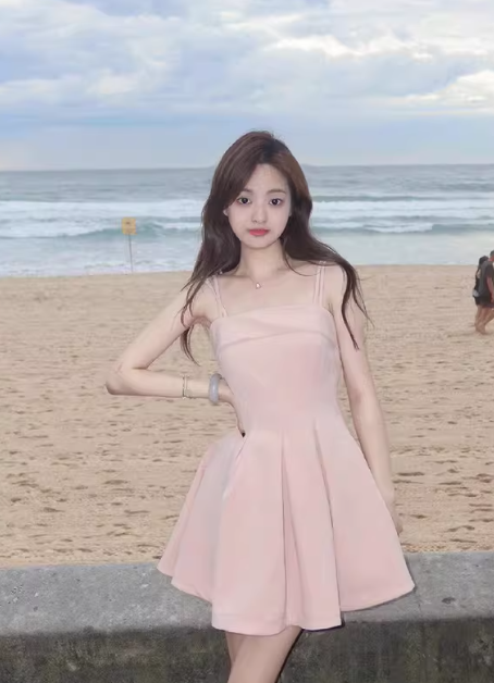 French-style pure and alluring pink suspender summer short dress