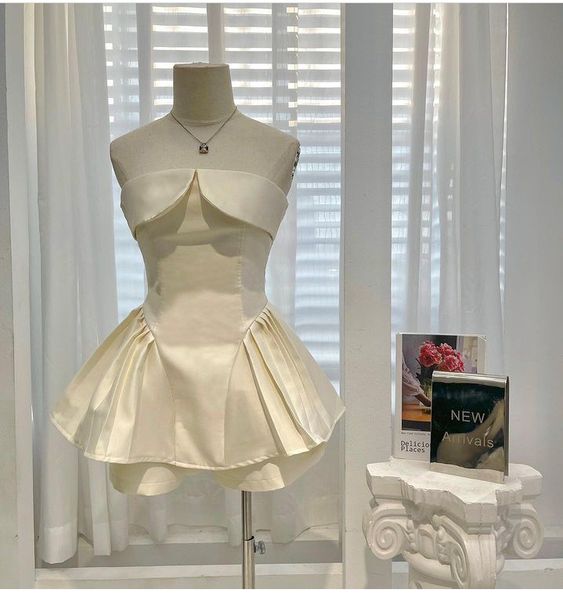 Elegant A Line Strapless Ivory Satin Homecoming Dress Birthday Outfits