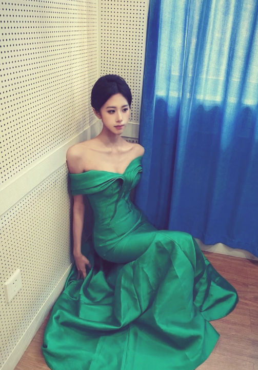 Elegant Mermaid Off The Shoulder Green Satin Long Prom Dress, Evening Dress
