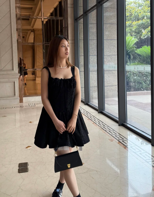 Pretty A Line Square Black Satin Short Homecoming Dress 16th Birthday Outfits
