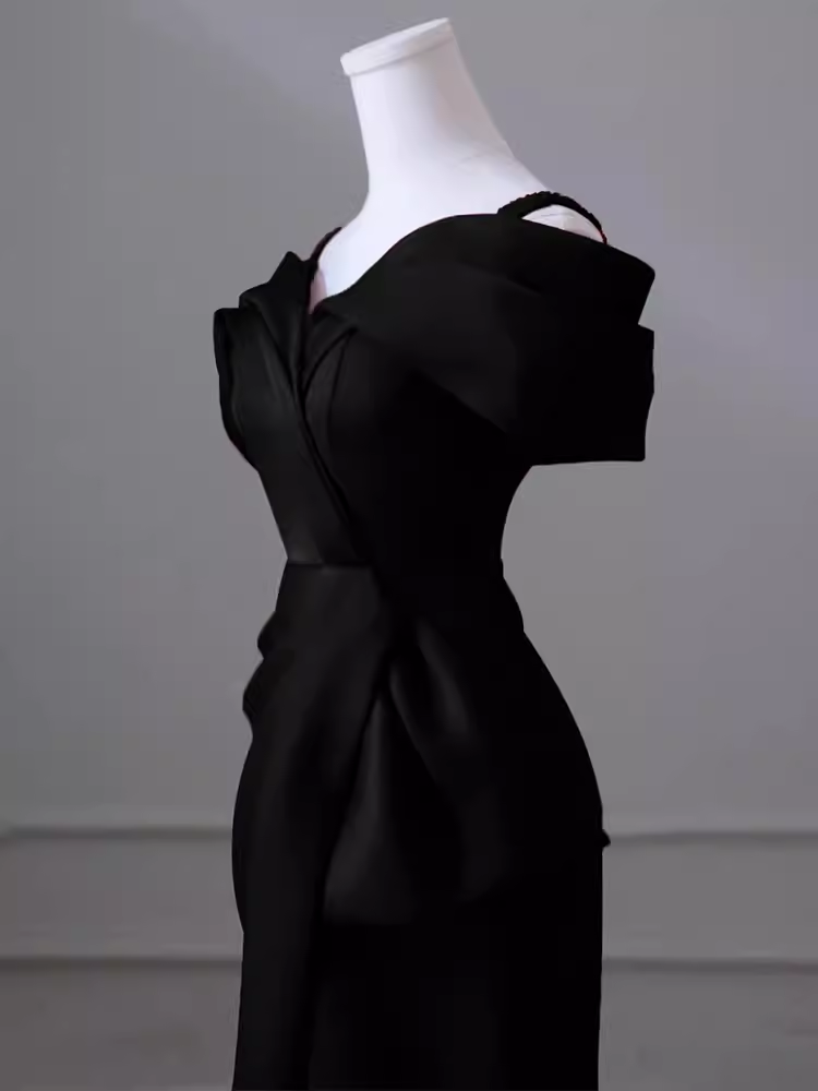 Sexy Mermaid Spaghetti Straps Black Satin Long Prom Dress