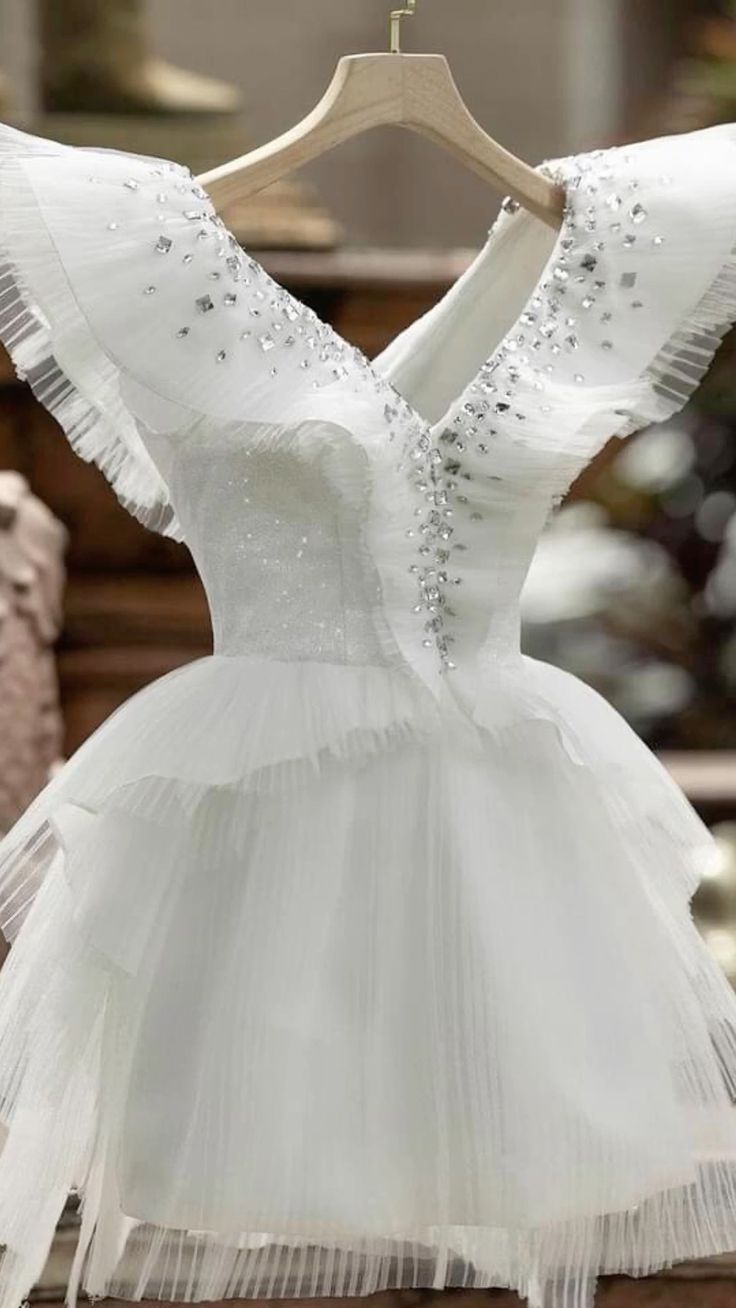 Vintage A line V Neckline White Tulle Birthday Outfits Homecoming Dress