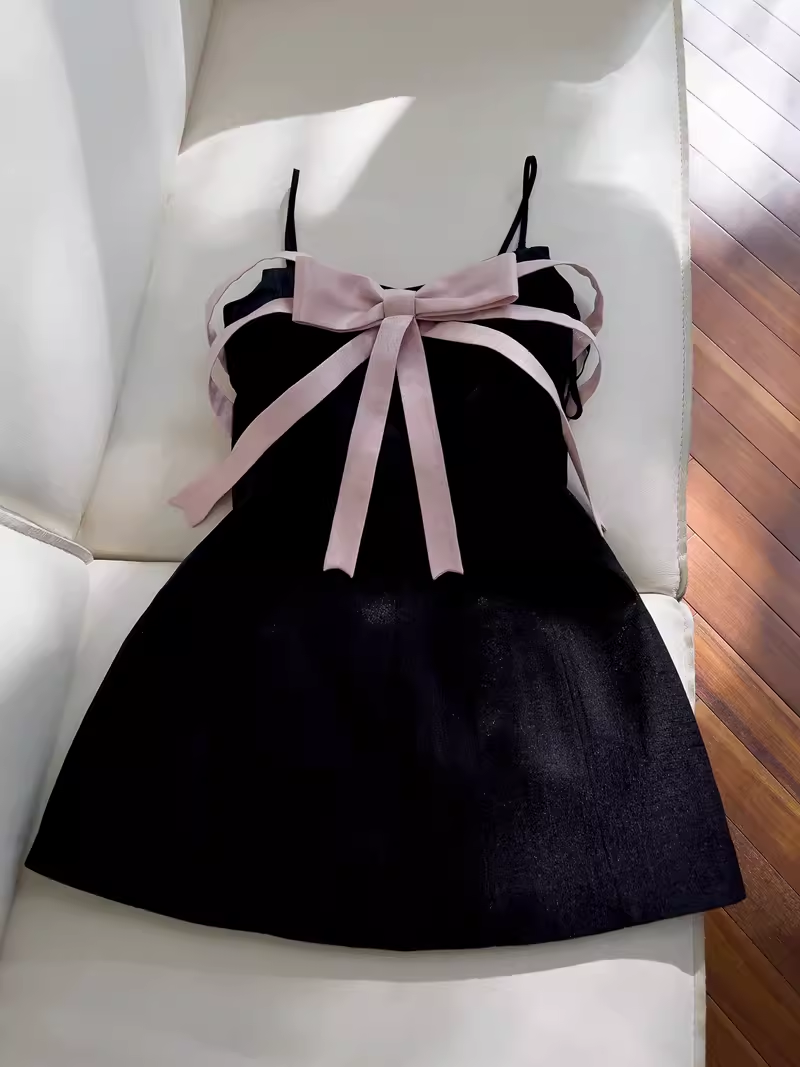 Unique A line Straps Satin Black Homecoming Dress 18th Birthday Outfits
