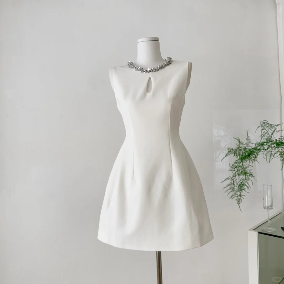 Simple White Sleeveless A Line Short Homecoming Dress Birthday Outfits