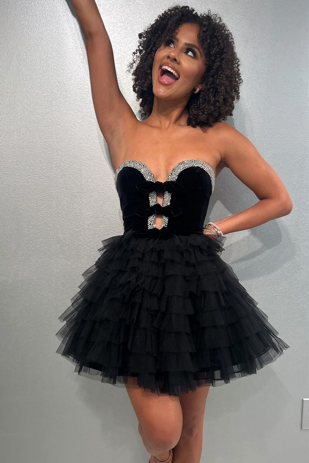 Cute Black A-Line Sweetheart Short Tulle Homecoming Dress With Beding