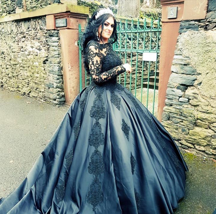 New Arrival Black Long Sleeves Satin Ball Gown Prom Dresses With Appliques