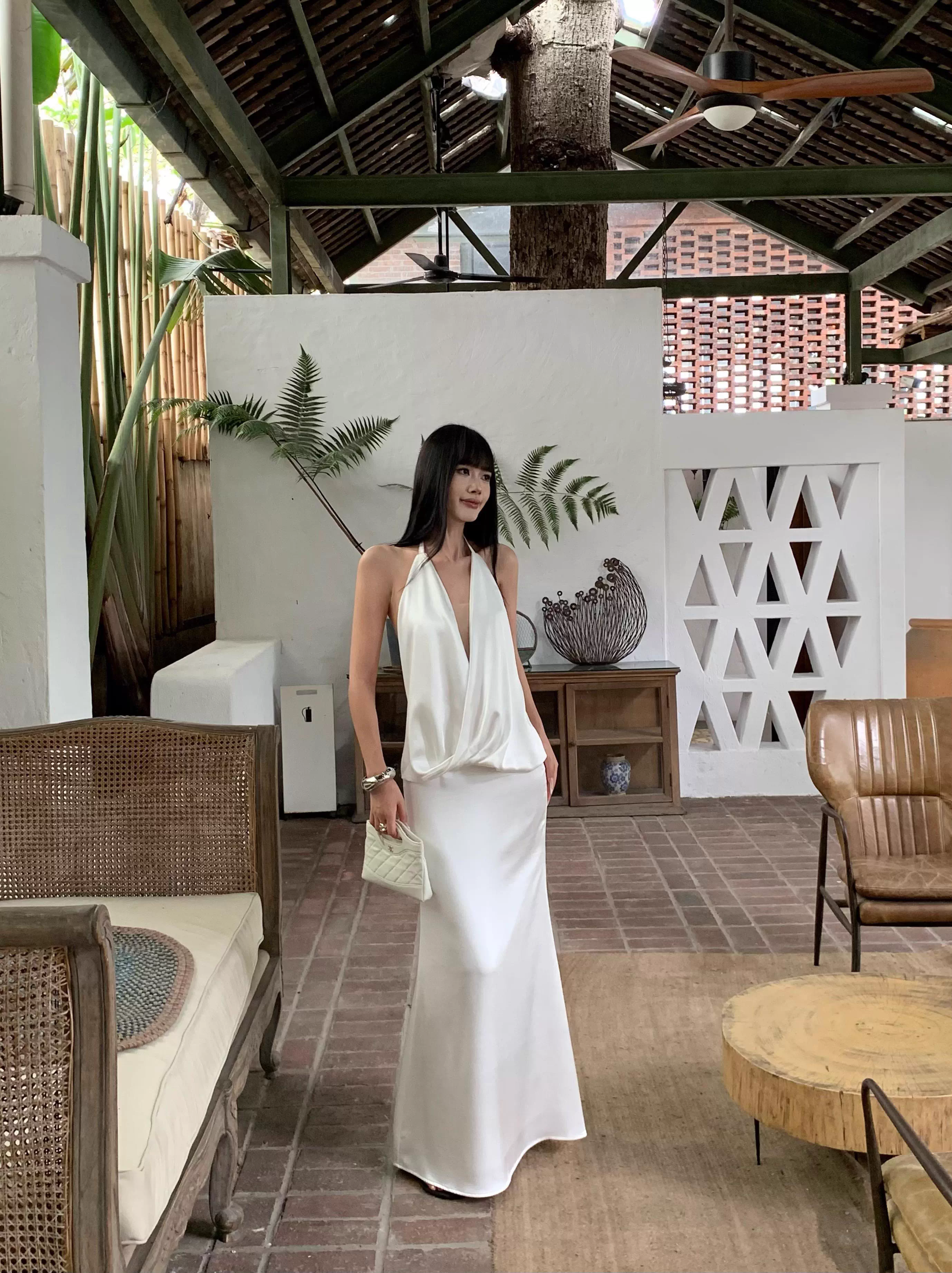 Sexy Halter V Neck White A Line Long Party Dress Formal Backless Evening Gown