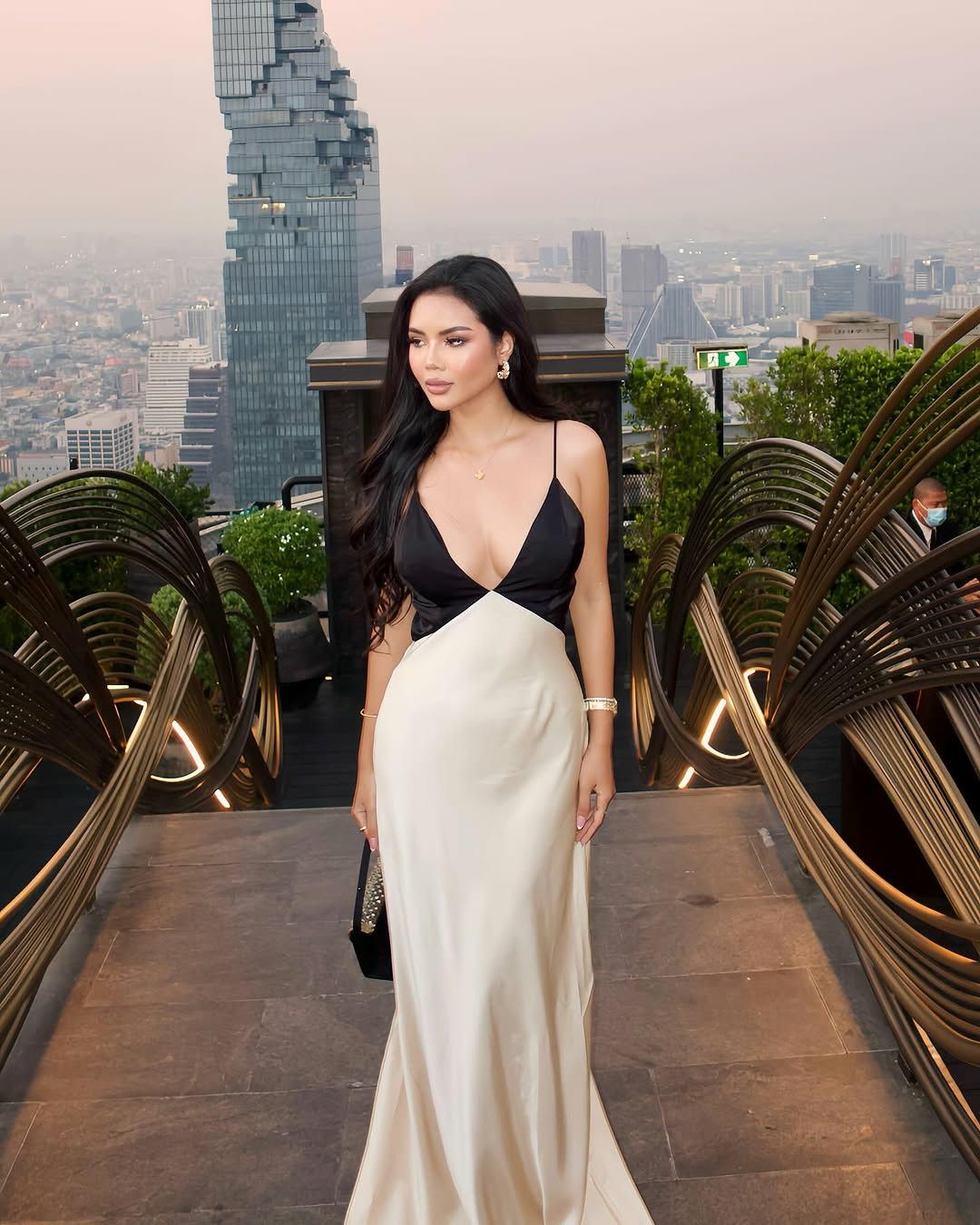 Stylish Spaghetti Straps Ivory Satin Mermaid Long Wedding Guest Dress Evening Dress