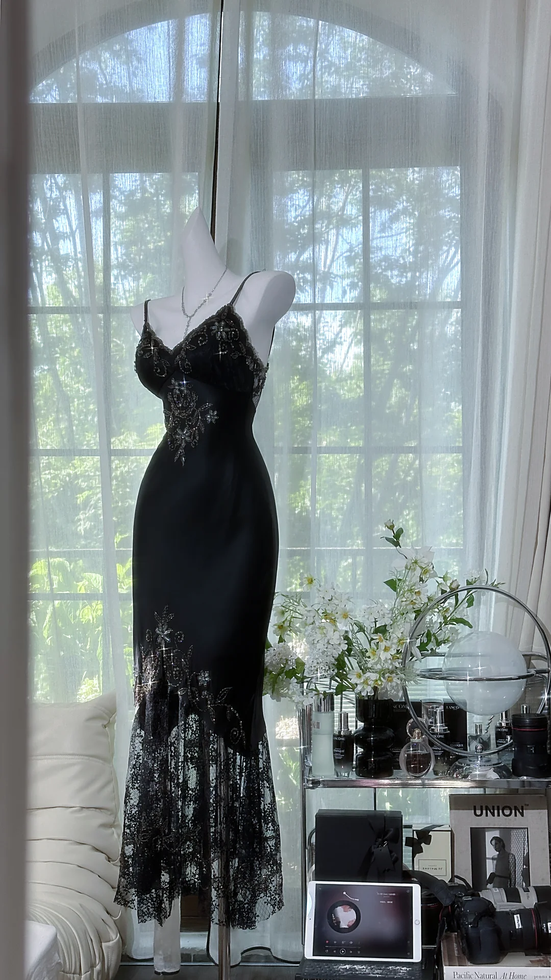 Sexy Black Spaghetti Straps Satin Beaded Lace Mermaid Long Prom Dress Party Dress