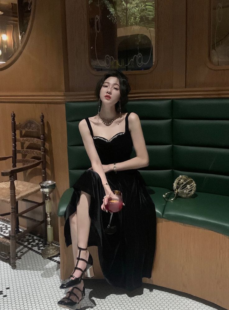 Vintage Black Velvet A Line Party Dress Long Elegant Evening Gown Prom Dress